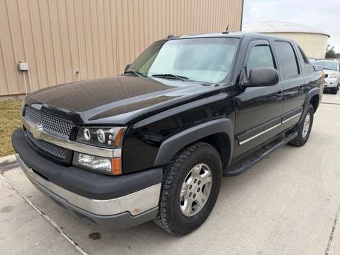 Used 2004 Chevrolet Avalanche Z71 w/ Sun And Sound Package image 1
