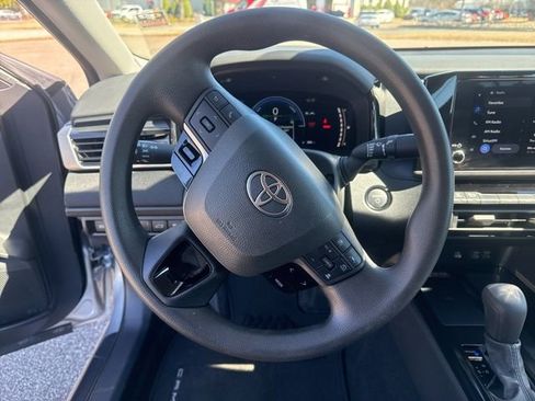 Used 2025 Toyota Camry LE image 26