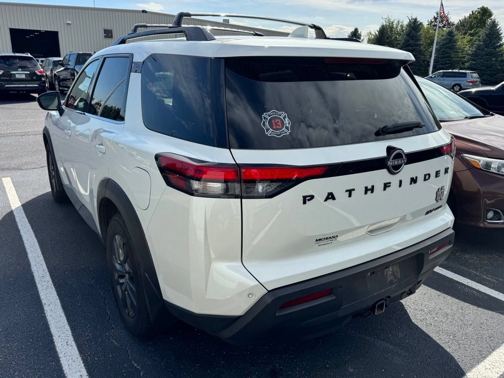 Used 2022 Nissan Pathfinder SV w/ SV Premium Package AWD/4WD image 3