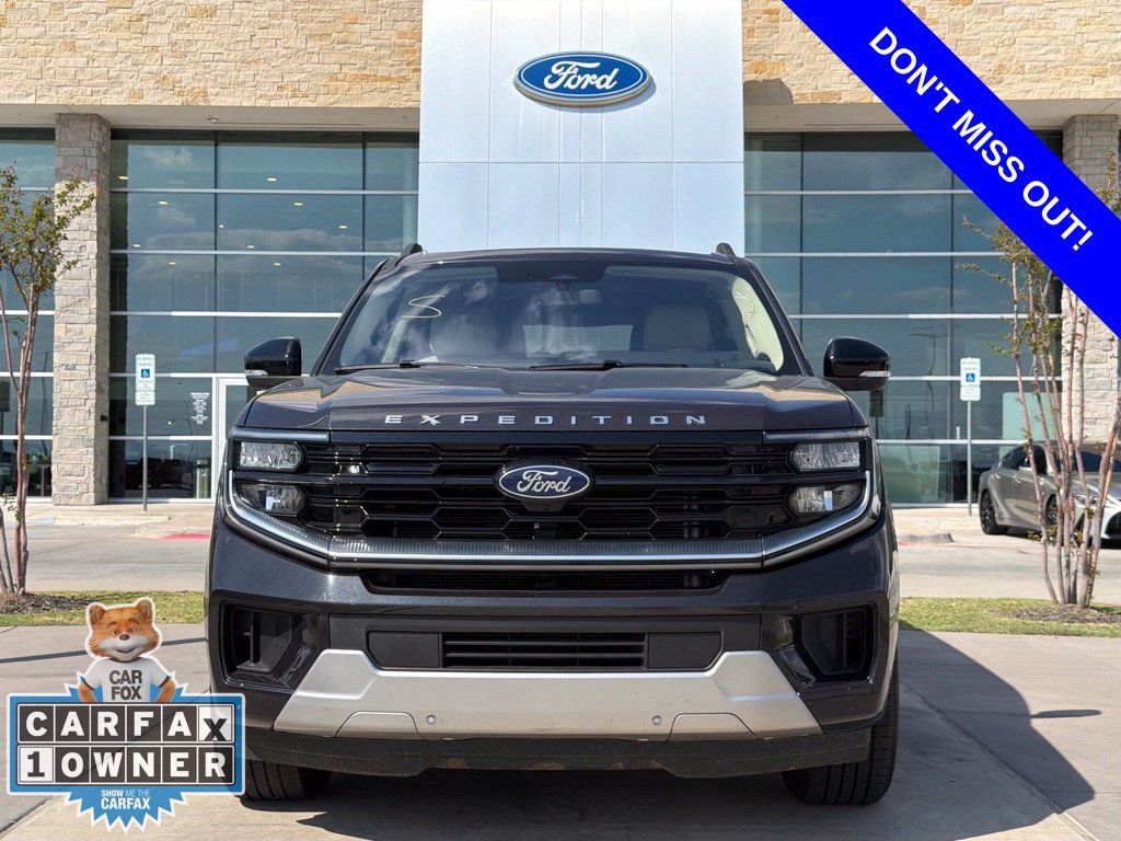 Used 2025 Ford Expedition Max Platinum AWD/4WD image 2