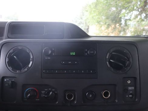 Used 2014 Ford E-250 and Econoline 250 w/ Power Group RWD image 30