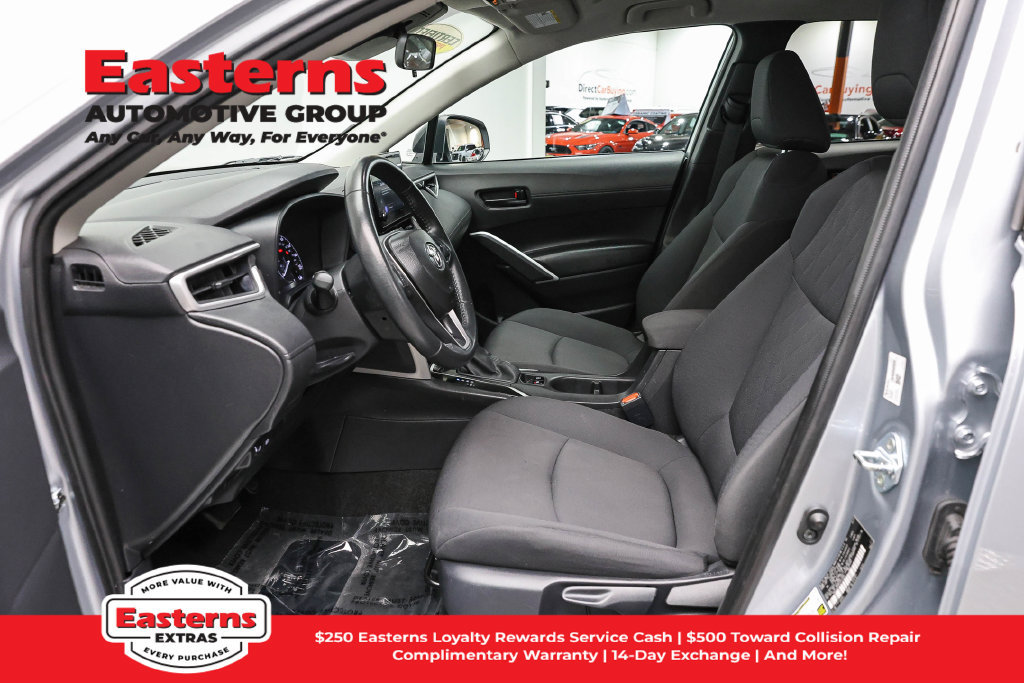 Used 2025 Toyota Corolla Cross LE FWD image 14