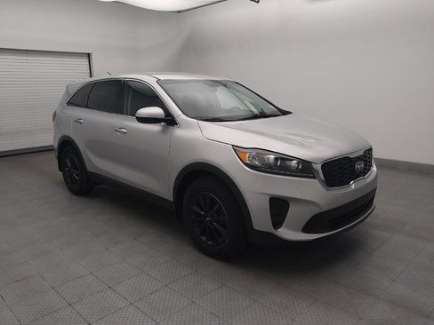 Used 2020 Kia Sorento LX FWD image 11