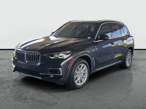 Used 2023 BMW X5 xDrive40i w/ Premium Package AWD/4WD image 4