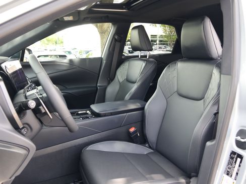 Used 2026 Lexus RX 350 Premium w/ Convenience Package AWD/4WD image 34