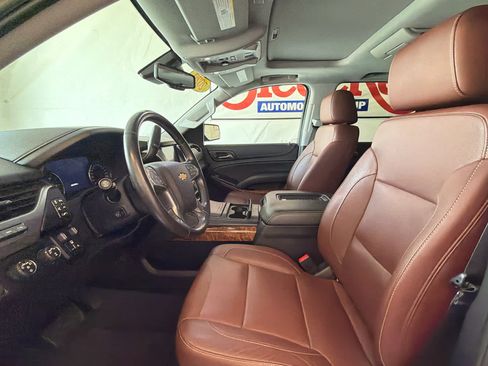 Used 2020 Chevrolet Suburban Premier w/ Premier Plus Edition AWD/4WD image 15