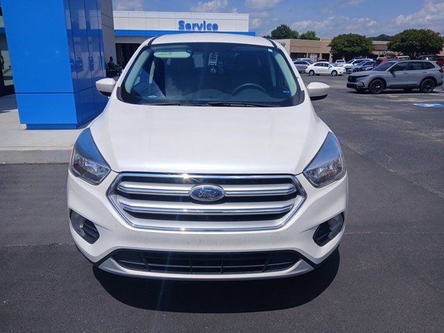 Used 2017 Ford Escape SE FWD image 2