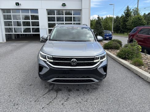 Used 2023 Volkswagen Taos SEL AWD/4WD image 2
