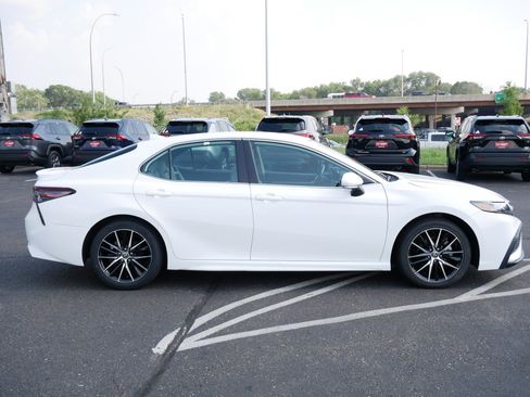 Certified 2023 Toyota Camry SE FWD image 8