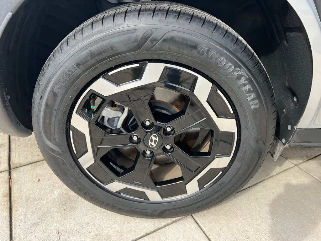 Used 2025 Hyundai Santa Fe SEL FWD image 8