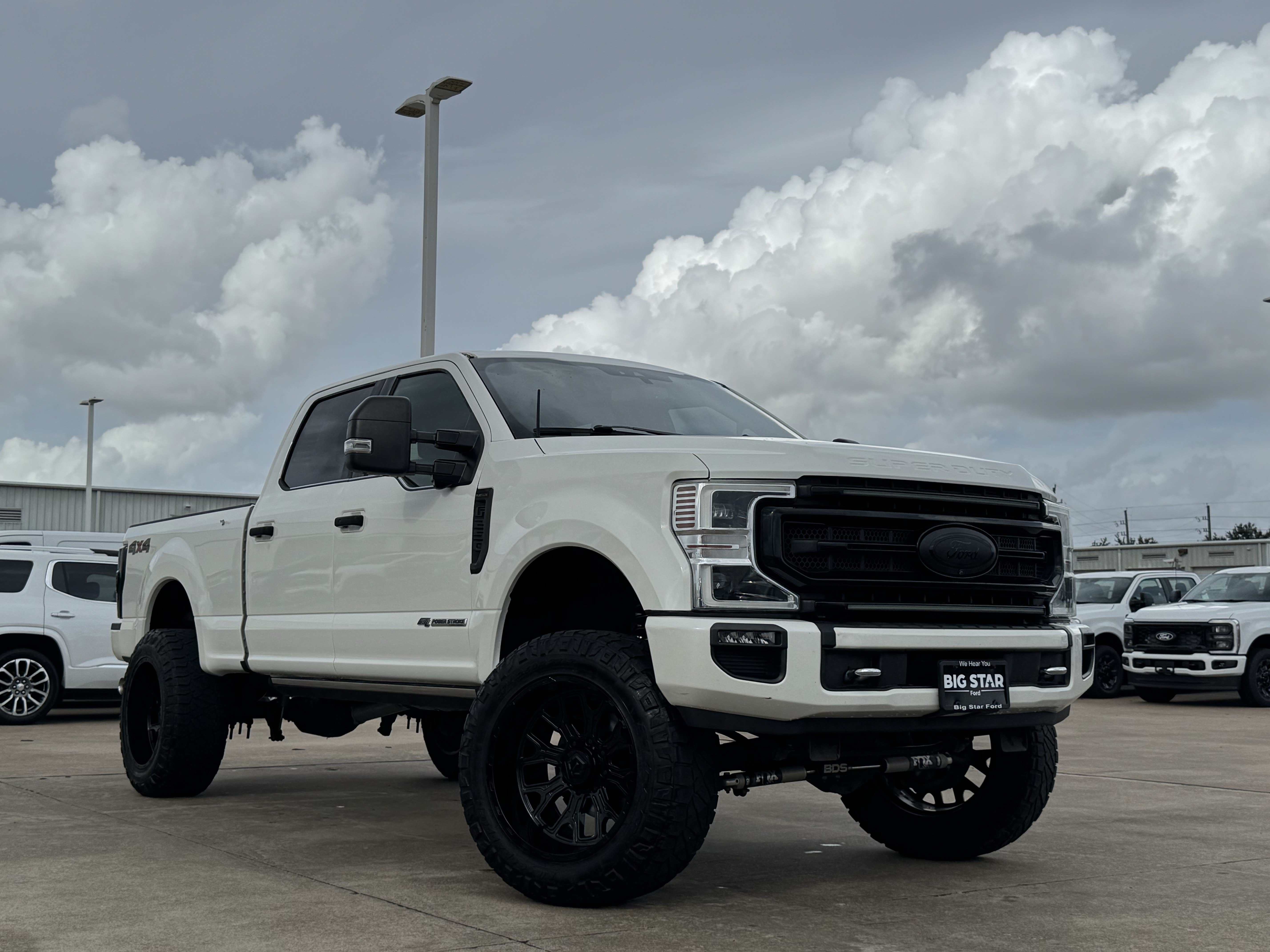 Used 2022 Ford F250 Platinum AWD/4WD image 2