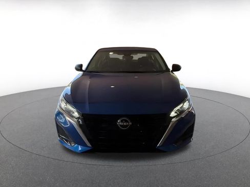 Used 2025 Nissan Altima 2.5 SV FWD image 4