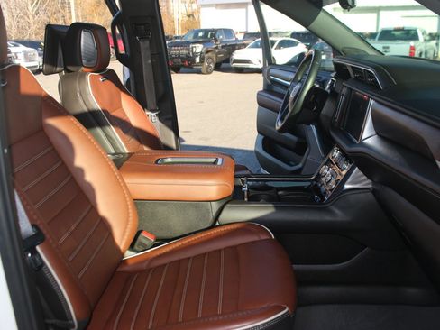 Used 2023 GMC Yukon XL Denali Ultimate image 41