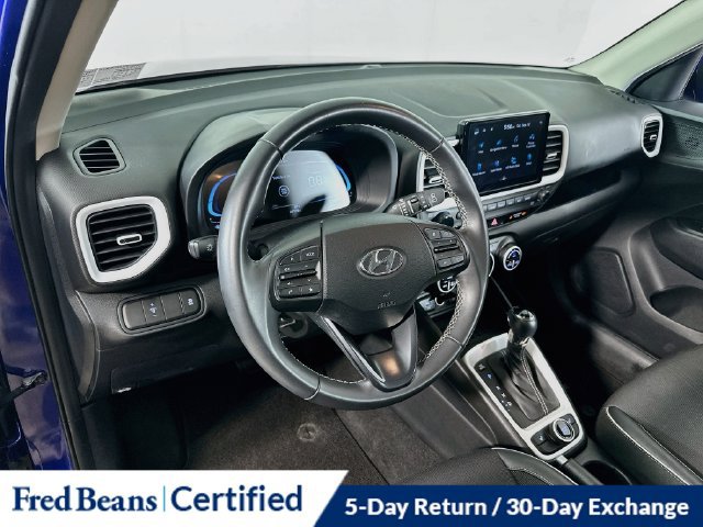 Used 2024 Hyundai Venue Limited FWD image 18