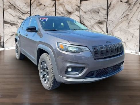 Used 2022 Jeep Cherokee Latitude w/ Trailer Tow Group AWD/4WD image 6
