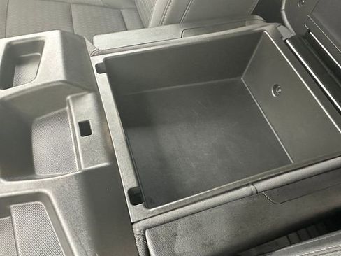 Used 2022 Chevrolet Silverado 1500 LT image 24