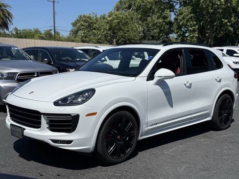 Used 2018 Porsche Cayenne GTS AWD/4WD image 3