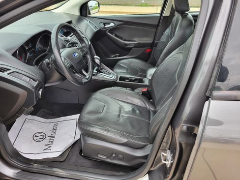 Used 2016 Ford Focus SE w/ Equipment Group 201A FWD image 9