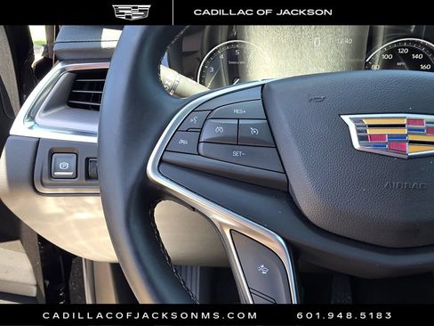 Used 2025 Cadillac XT5 Luxury FWD image 11