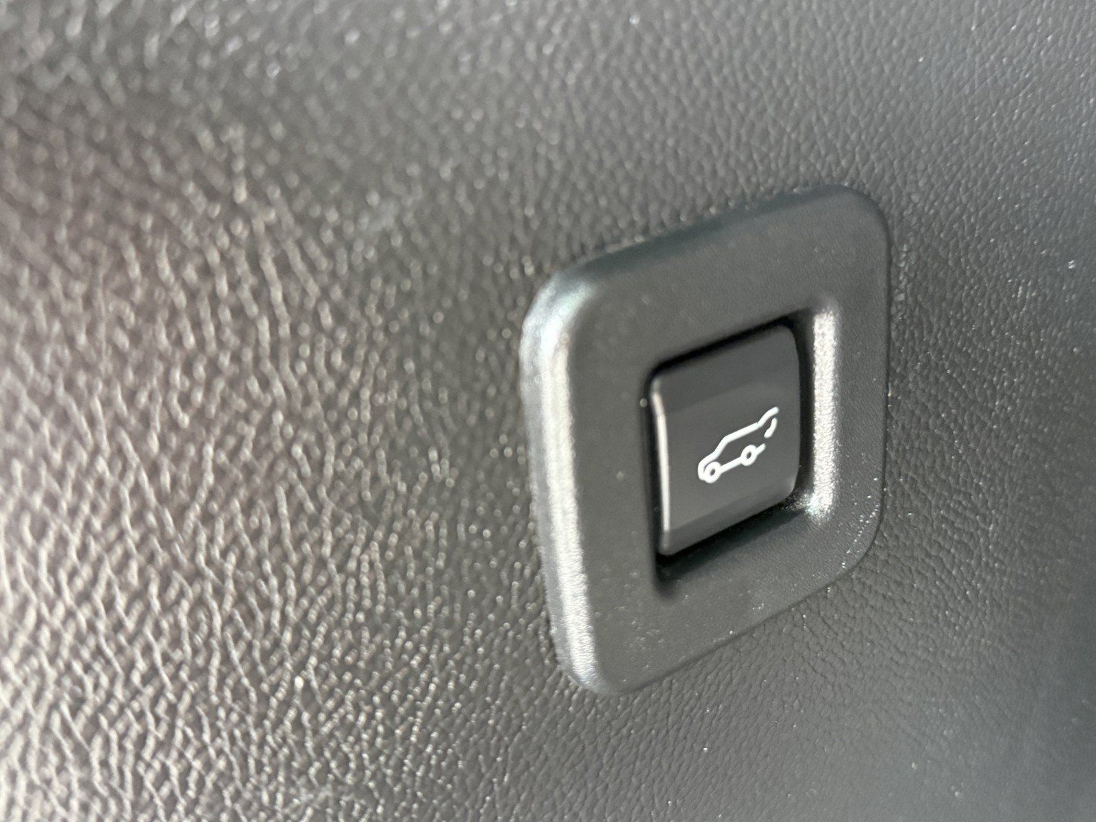 Used 2017 Lincoln Navigator Select AWD/4WD image 33
