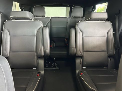 Used 2022 Chevrolet Tahoe Premier w/ Premium Package 2 RWD image 13