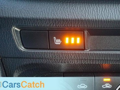 Used 2018 MAZDA MAZDA3 Touring FWD image 38