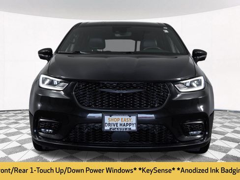 Used 2022 Chrysler Pacifica Touring-L w/ Uconnect Theater Family Group FWD image 15