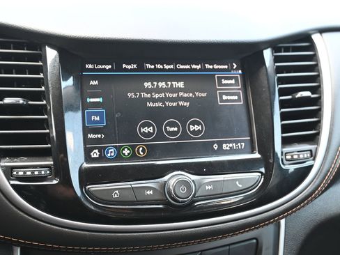 Used 2021 Chevrolet Trax LT image 18