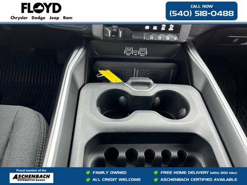 Used 2025 RAM 2500 Big Horn w/ Safety Group AWD/4WD image 18