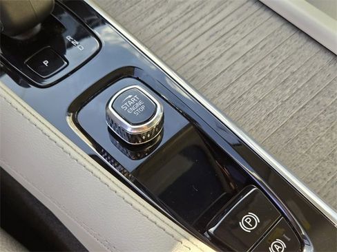 Certified 2023 Volvo XC90 B6 Core w/ Climate Package image 30