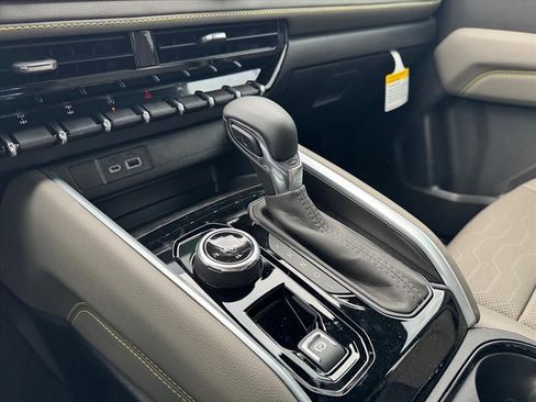 New 2026 Chevrolet Colorado ZR2 AWD/4WD image 17