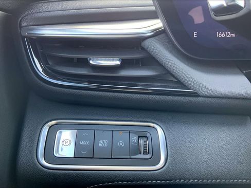 Certified 2026 Buick Enclave Preferred FWD image 33