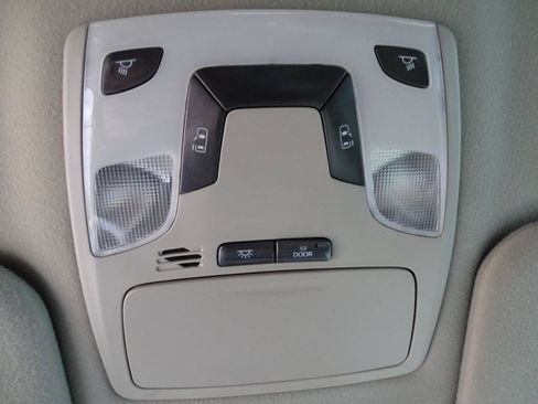 Used 2014 Toyota Sienna LE FWD image 27