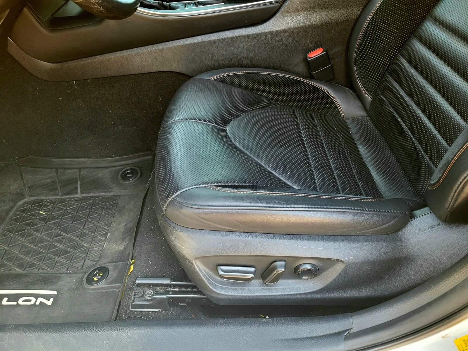 Used 2021 Toyota Avalon Touring w/ Advanced Safety Package FWD image 23