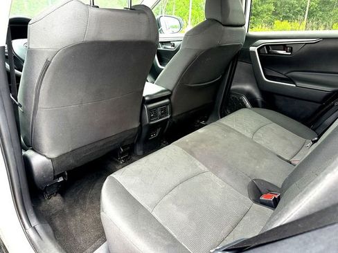 Used 2024 Toyota RAV4 XLE FWD image 19