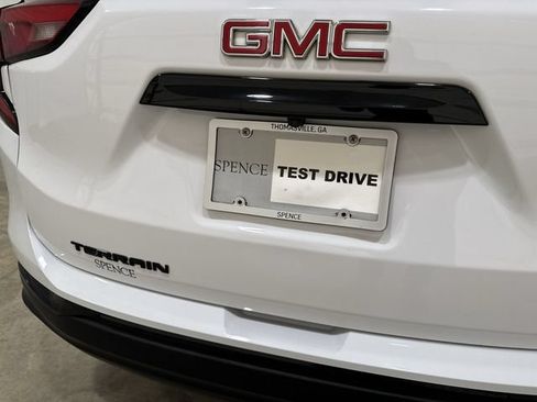 Used 2021 GMC Terrain SLE w/ Elevation Edition FWD image 30