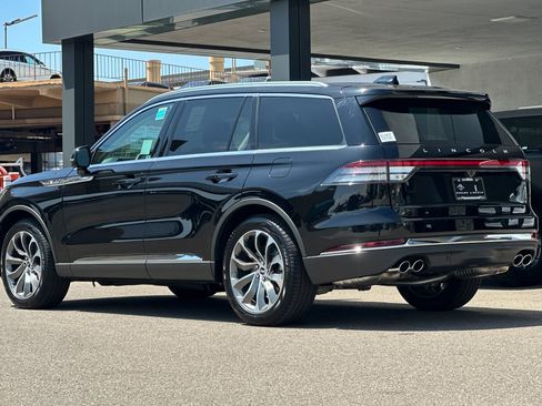 New 2025 Lincoln Aviator Reserve w/ Luxury Package image 5