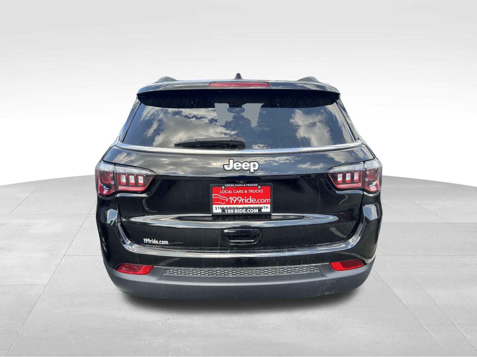 Used 2024 Jeep Compass Latitude AWD/4WD image 6