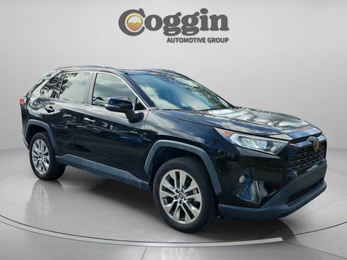 Used 2019 Toyota RAV4 XLE Premium image 7