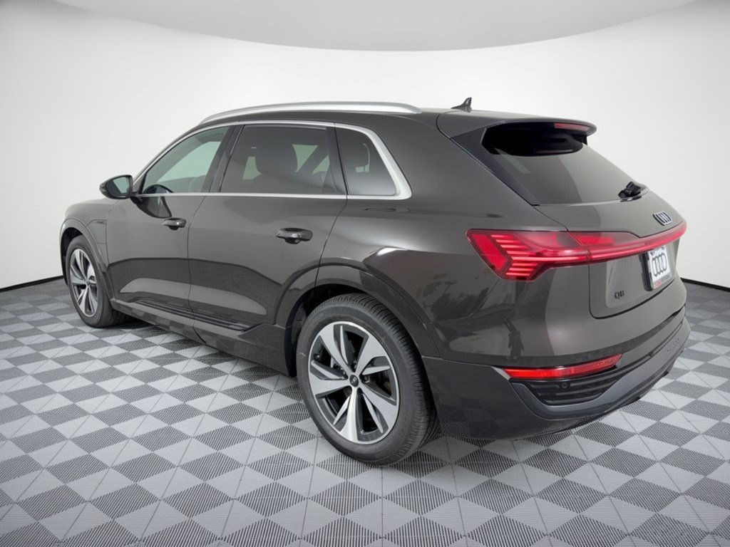 Used 2024 Audi Q8 e-tron Premium AWD/4WD image 3