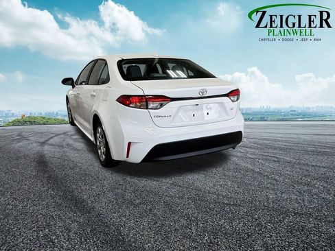 Used 2025 Toyota Corolla LE image 7