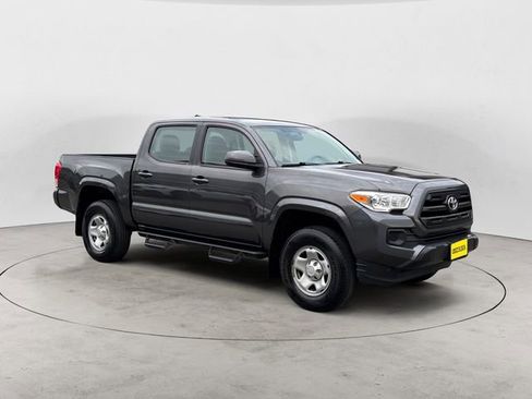 Used 2017 Toyota Tacoma SR w/ Tow Package AWD/4WD image 7