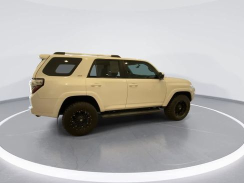 Used 2019 Toyota 4Runner SR5 AWD/4WD image 8