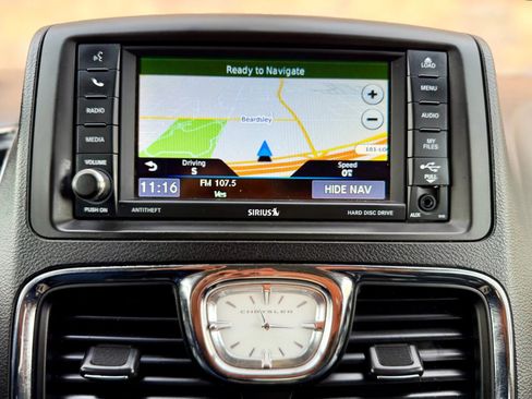 Used 2014 Chrysler Town & Country Touring w/ Trailer Tow Group image 17