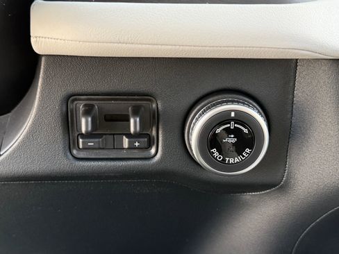 New 2026 Lincoln Navigator Black Label AWD/4WD image 31