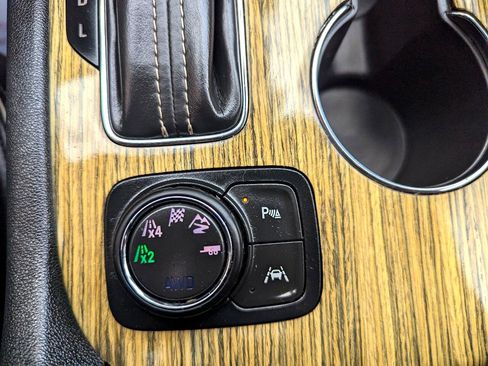 Used 2018 GMC Acadia Denali w/ Technology Package image 25