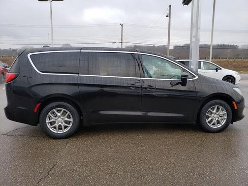 New 2026 Chrysler Voyager LX image 10