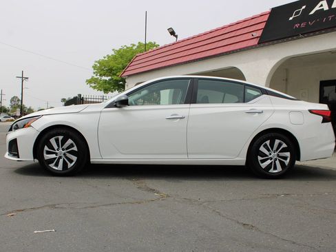 Used 2024 Nissan Altima 2.5 S FWD image 37