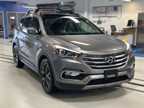 Used 2018 Hyundai Santa Fe Sport AWD/4WD image 3