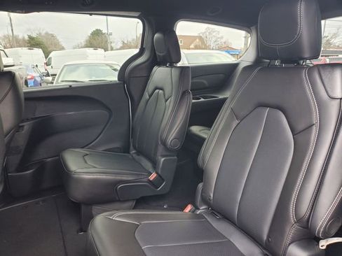 New 2026 Chrysler Pacifica Select w/ S Appearance Package image 15
